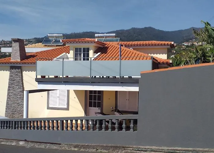 Casa Miradouro Do Pigarro, Sunny Calheta (Madeira)